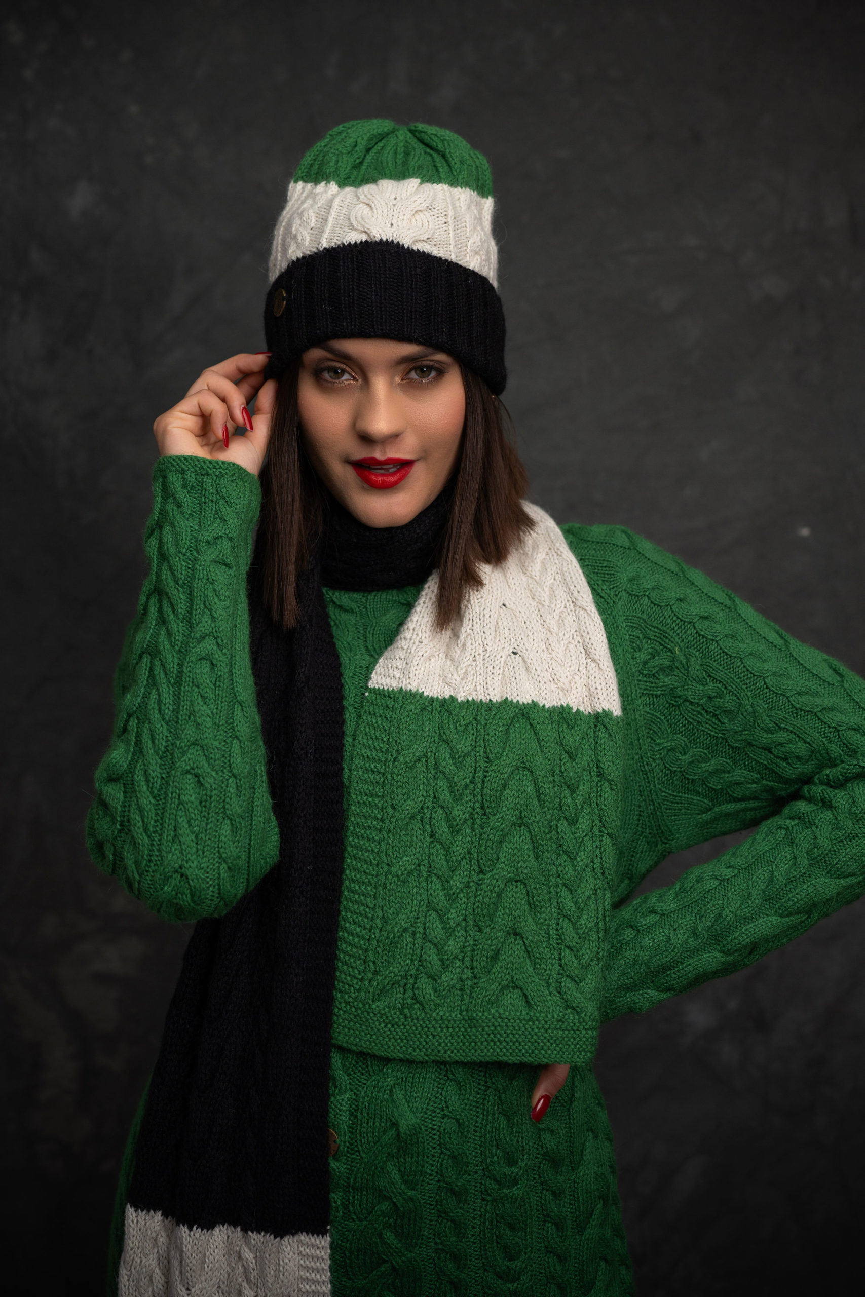 Baby Alpaca HAND MADE Green Ecologist Sweater - Image 2