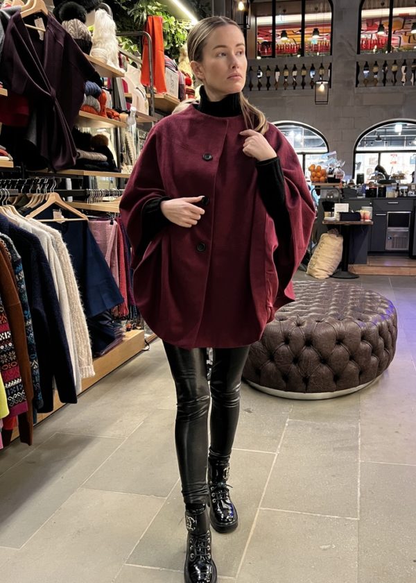 Baby Alpaca Cape Mercedes Bordeaux